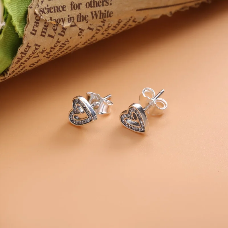 (imagem para) Brincos Sparkling Freehand Heart Pandora - 298685C01 - Visualizar 3