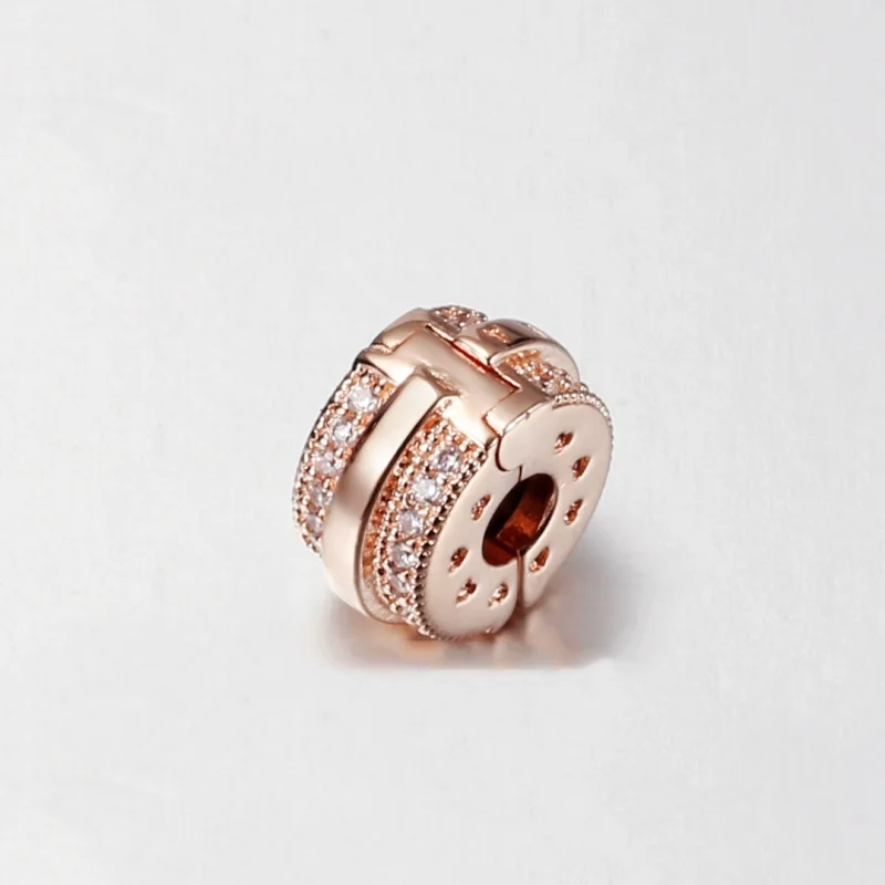 (imagem para) Charm com Clip Linhas Brilhantes e Logo em Pavé Pandora - 789042C01 - Visualizar 4