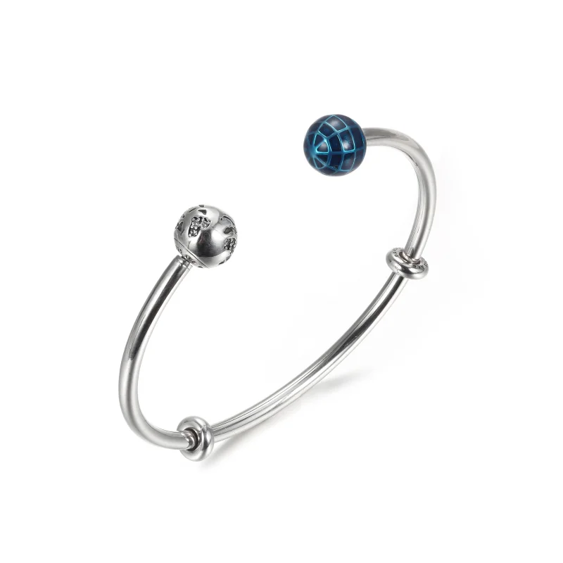 (imagem para) Bracelete Rigido Aberto planeta azul e globo Pandora - 599223C01 - Visualizar 4