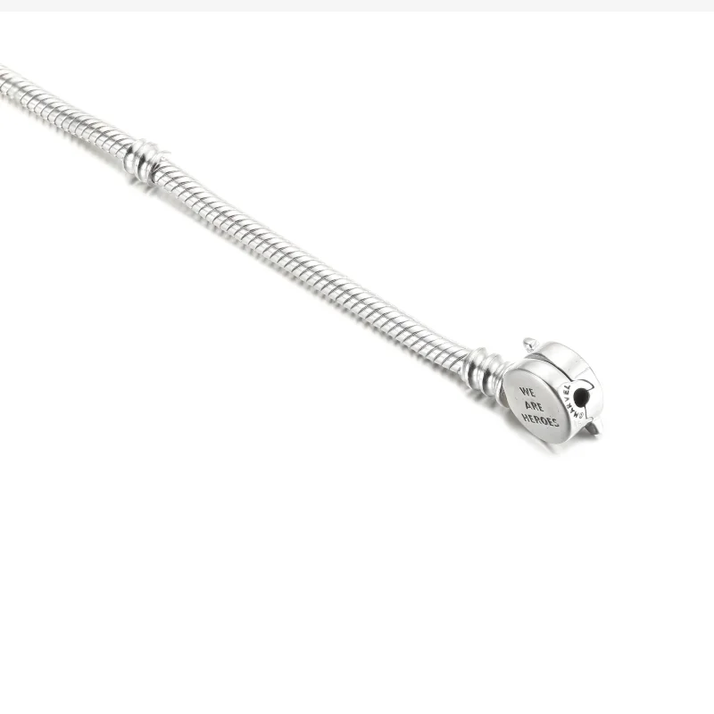 (imagem para) Bracelete Pandora Moments Marvel com Fivela do Logotipo dos Vingadores e Corrent - Visualizar 5