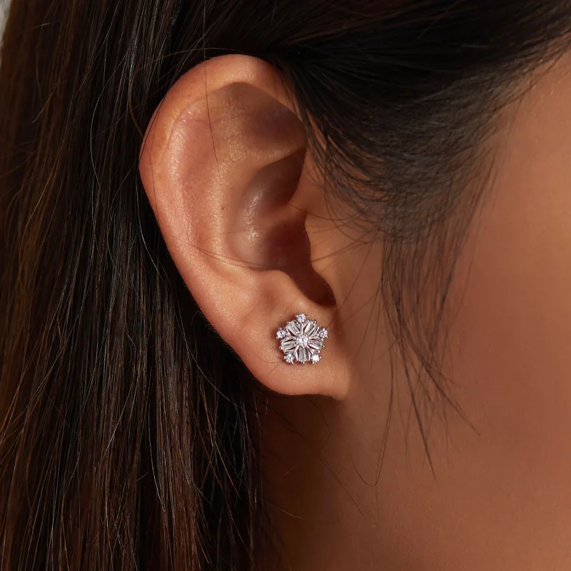 (imagem para) Brincos de Estilo Pandora com Flocos de Neve Prateados Brilhantes - SCE1289 - Visualizar 6
