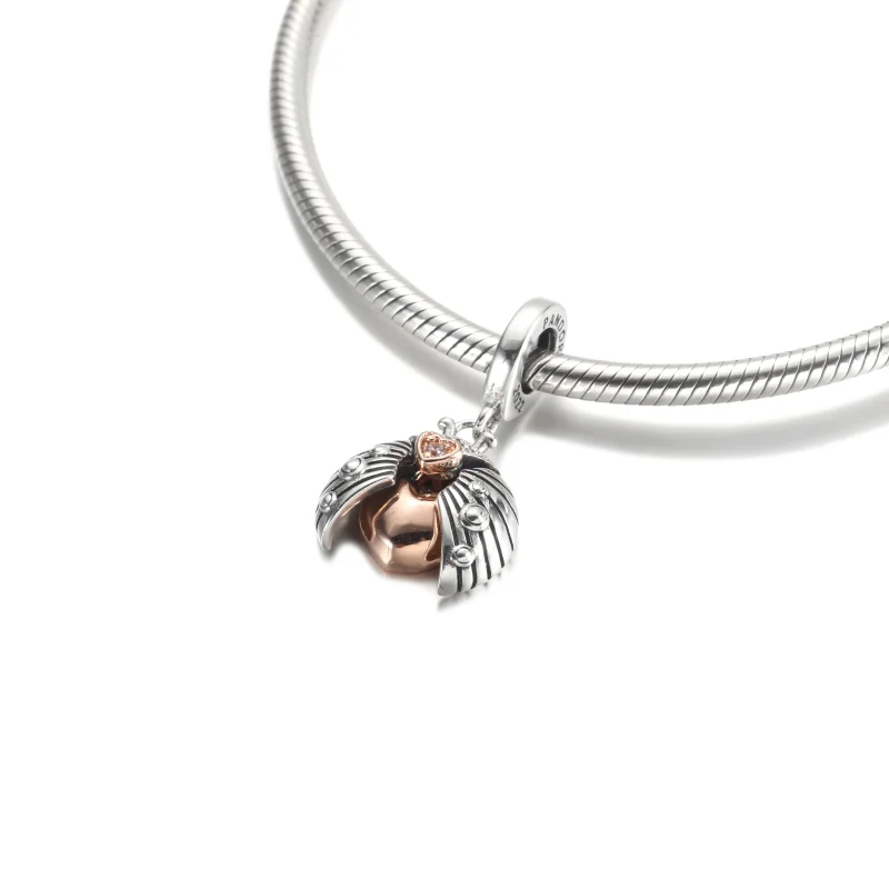 (imagem para) Charm Pandora Club 2022 Joaninha e Coração com Pingente - 780072C01 - Visualizar 5