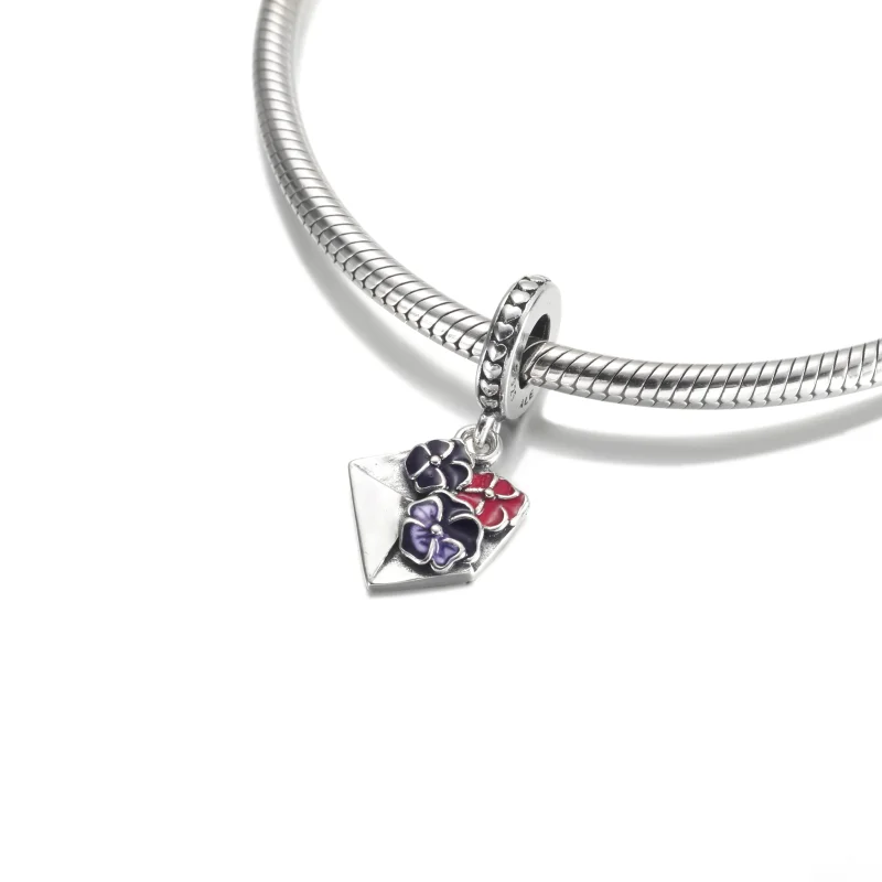 (imagem para) Charm Pingente Envelope com Flor Amor-Perfeito PANDORA - 790787C01 - Visualizar 4