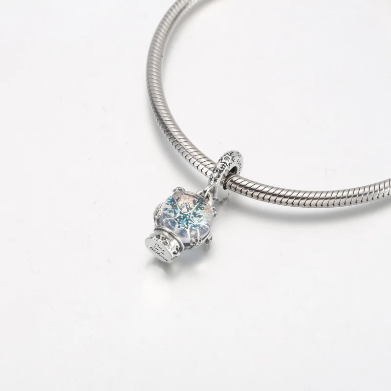 (imagem para) PANDORA Charm de Pingente Globo de Neve com Floco de Neve - 792369C01 - Visualizar 8