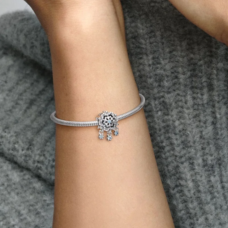 (imagem para) PANDORA Charm Pingente Gota de Floco de Neve Gelado - 792367C01 - Visualizar 3