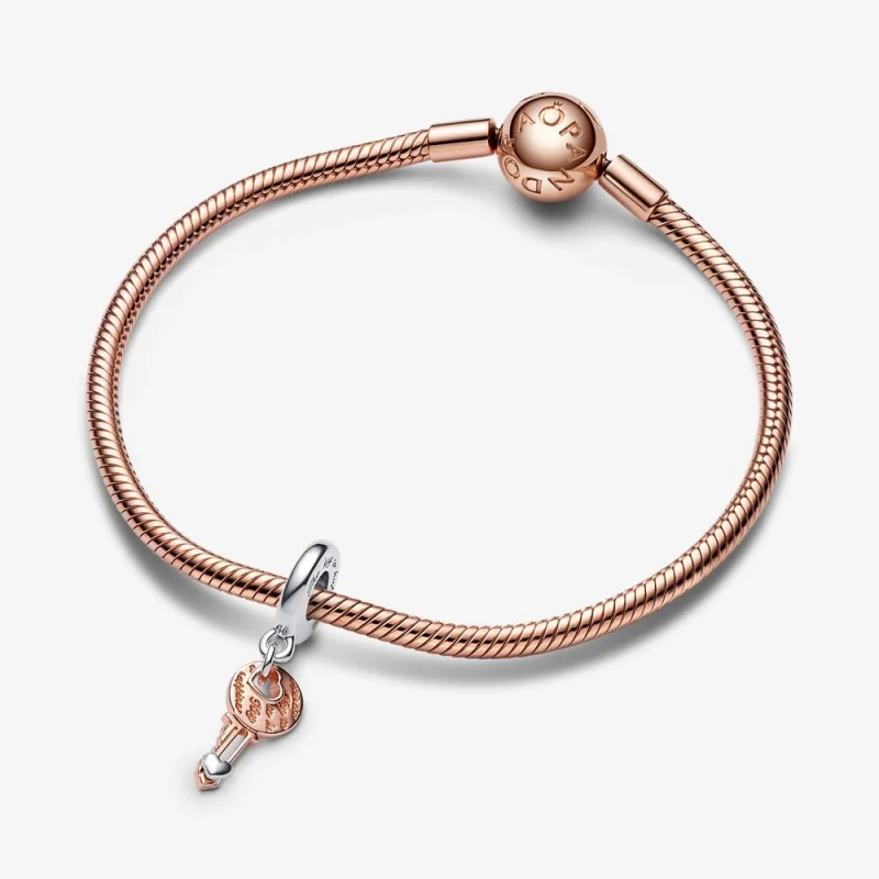 (imagem para) PANDORA Chave Duotônico e Charm Coração Deslizante - 782510C00 - Visualizar 4