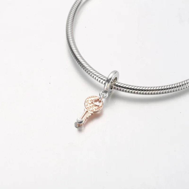 (imagem para) PANDORA Chave Duotônico e Charm Coração Deslizante - 782510C00 - Visualizar 10