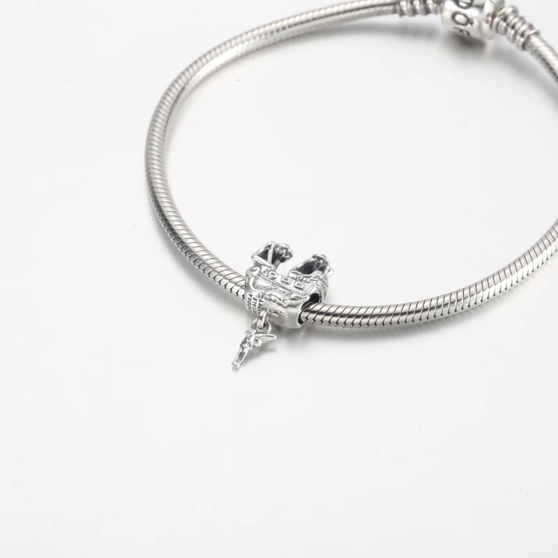 (imagem para) PANDORA Disney Charm da Navio Pirata da Sininho e do Capitão Gancho - 792521C00 - Visualizar 13