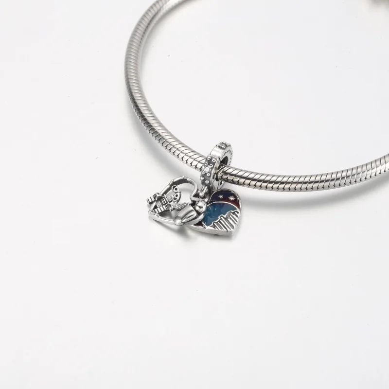 (imagem para) PANDORA Disney Pixar Wall-E & Eve Charm Pingente com Detalhes Suspensos que Bril - Visualizar 9