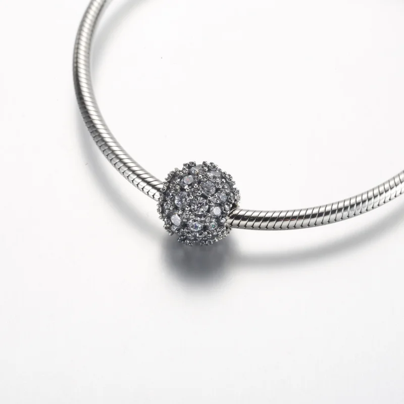 (imagem para) Pandora Charm Redondo Pavé Sparkling - 792630C01 - Visualizar 5