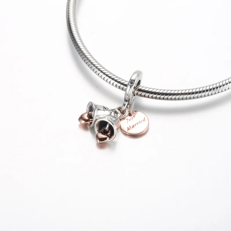 (imagem para) Pandora Duas Campainhas de Casamento Bicolor Charm Duplo Pendente - 782592C01 - Visualizar 4
