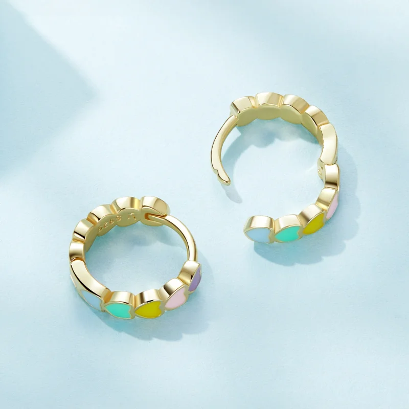 (imagem para) Brincos Argola Amor Arco-Íris Dourado Estilo Pandora - SCE909-B - Visualizar 3