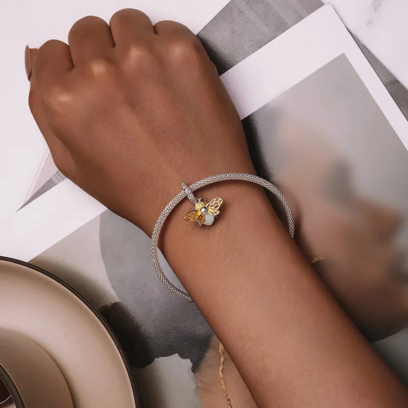 (imagem para) Pandora Style Bee Glow-In-The-Dark Dangle - SCC2616 - Visualizar 5