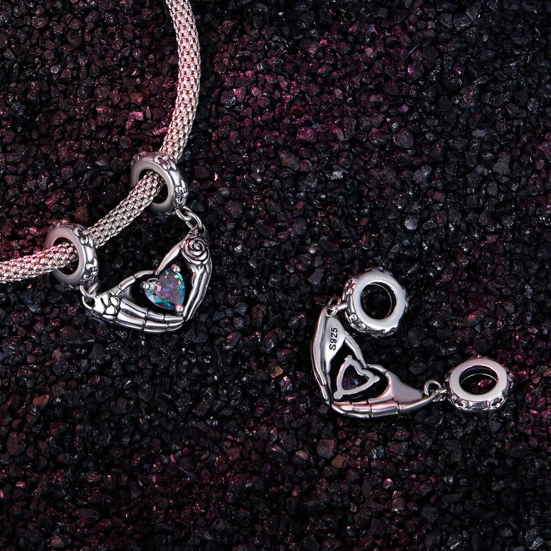 (imagem para) Pandora Style Halloween Skull Hands Dangle - SCC2607 - Visualizar 4