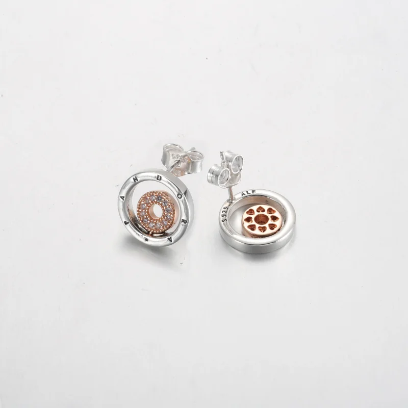 (imagem para) Brincos de Argola com Logo Two-tone Pandora Signature - 282314C01 - Visualizar 3