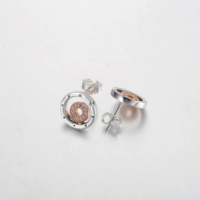 (imagem para) Brincos de Argola com Logo Two-tone Pandora Signature - 282314C01 - Visualizar 4