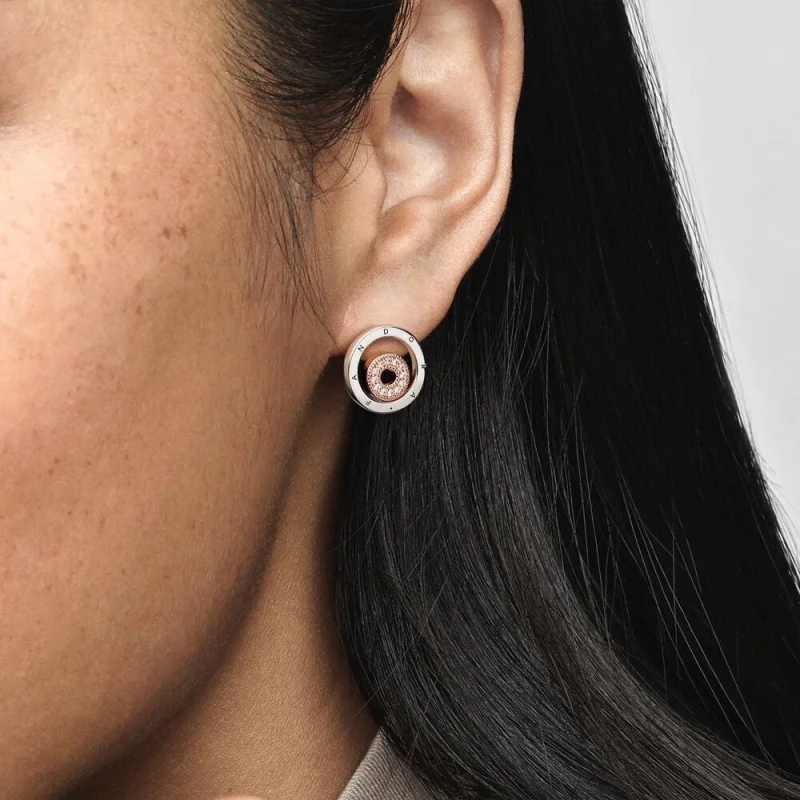 (imagem para) Brincos de Argola com Logo Two-tone Pandora Signature - 282314C01 - Visualizar 6