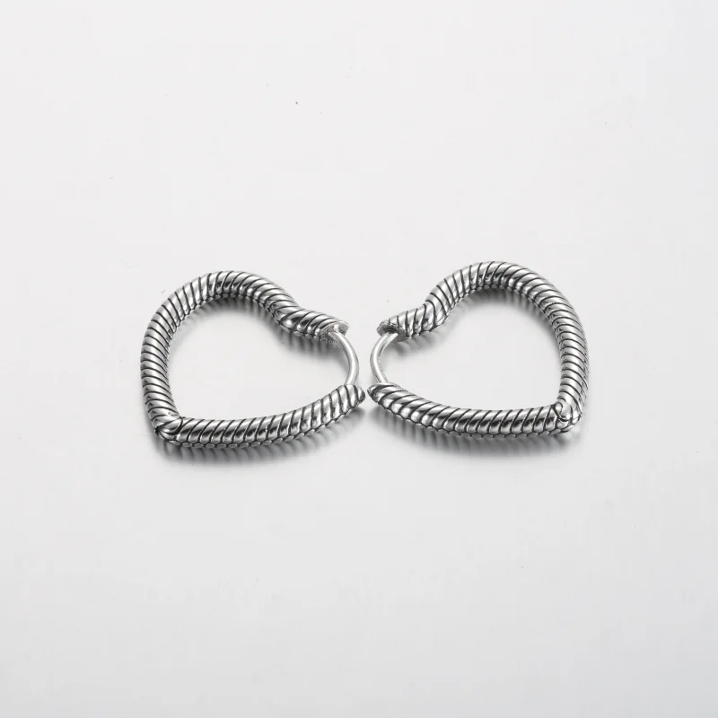 (imagem para) Brincos Pandora Moments Heart Charm em Argola - 292236C00 - Visualizar 4