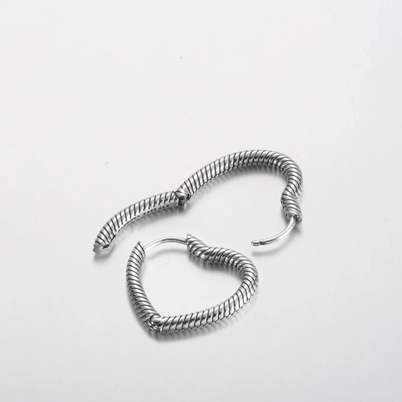 (imagem para) Brincos Pandora Moments Heart Charm em Argola - 292236C00 - Visualizar 5