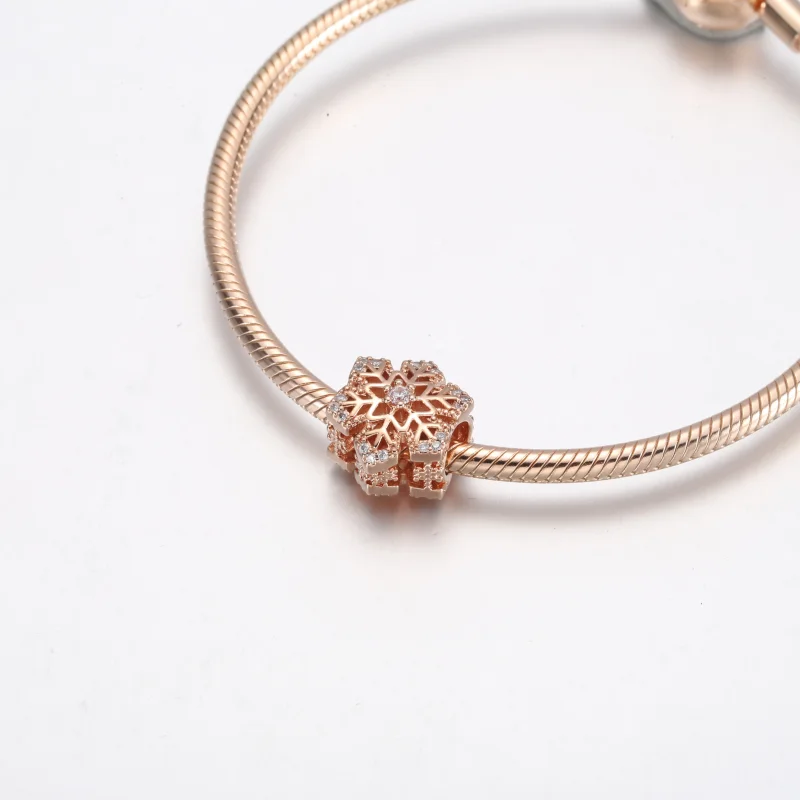 (imagem para) Charm Pandora Floco de Neve Festivo - 782378C01 - Visualizar 5