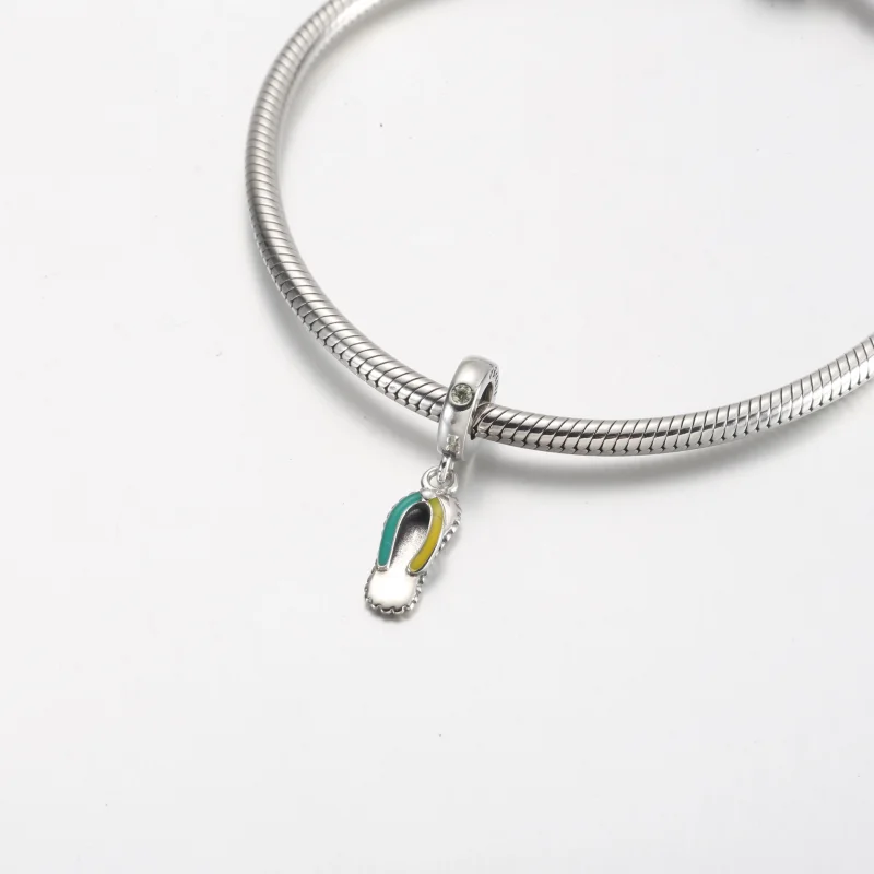 (imagem para) Charm Pingente Chinelo Pandora - 792197C01 - Visualizar 4