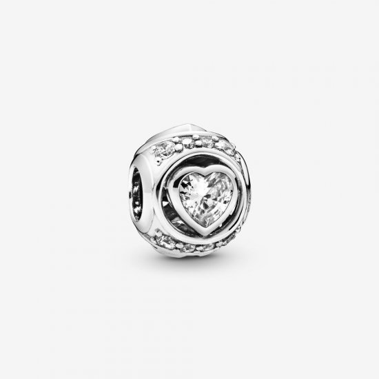 Charm Coração Elevado Pandora - 798464C01  Clique na imagem para fechar