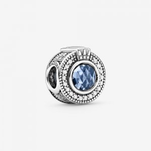 Charm Azul de Coroa em O Brilhante Pandora - 799058C01