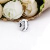 Charm com Clip Linhas Brilhantes e Logo em Pavé Pandora - 799042C01