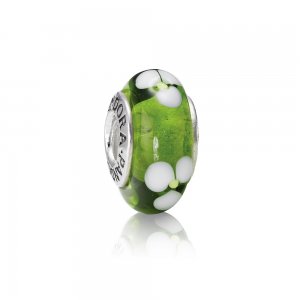 Charm PANDORA de Prata e Murano Verde e Flores Brancas - 790614 Charm PANDORA de Prata e Murano Verde e Flores Brancas - 790614