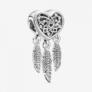 Charm de Filtro dos Sonhos com Coração Vazado e Três Plumas Pandora - 799107C00