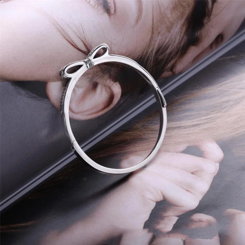 (imagem para) Bracelete PANDORA Rígido Laço Brilhante - 590536CZ - Visualizar 2