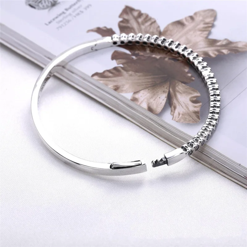 (imagem para) Bracelete Rígido PANDORA Alluring Brilliant - 590531CZ - Pulseiras - Visualizar 3
