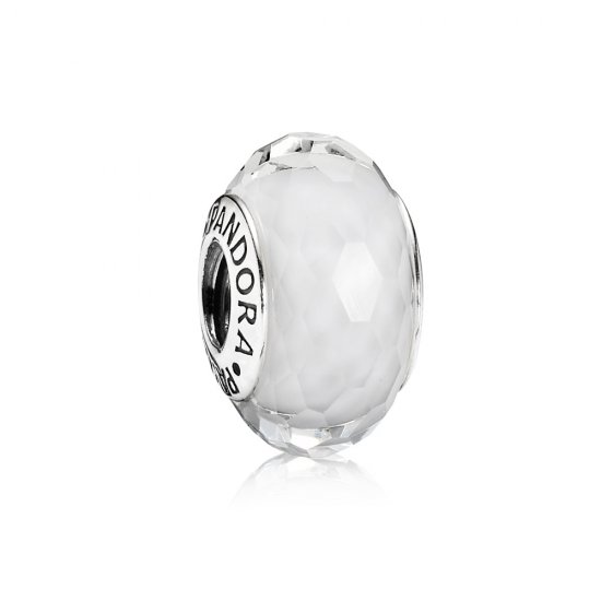 Charm PANDORA de Prata e Murano Facetado Transparente - 791070  Clique na imagem para fechar