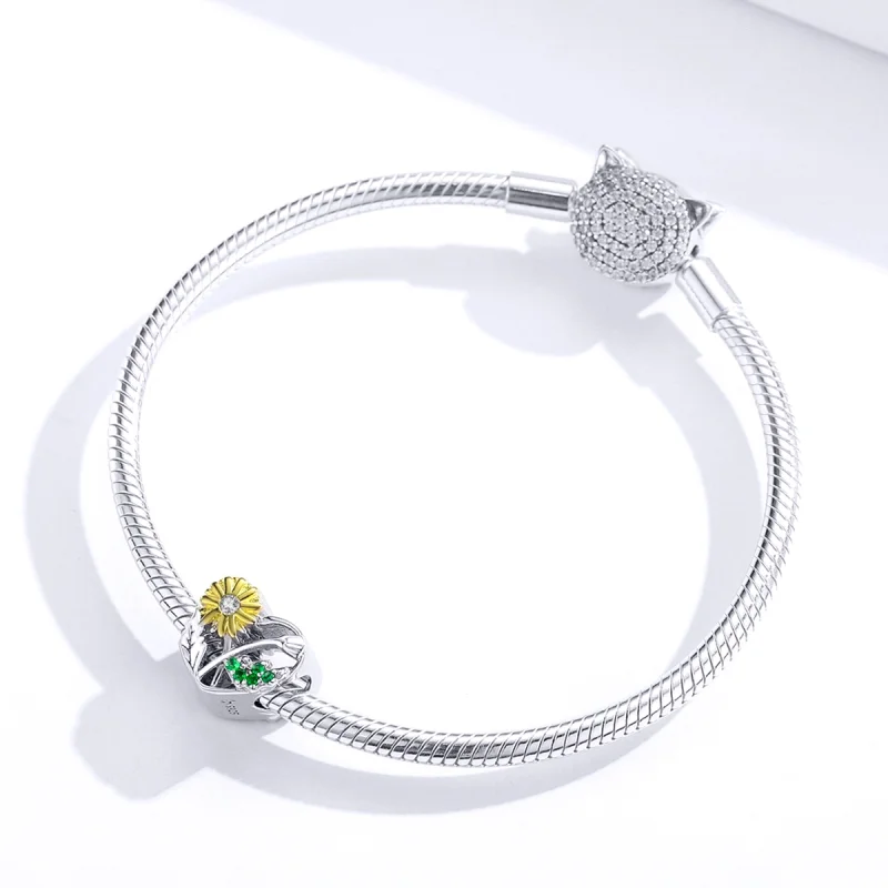 (imagem para) Pandora Style Daisy Story Charm - BSC284 - Visualizar 3