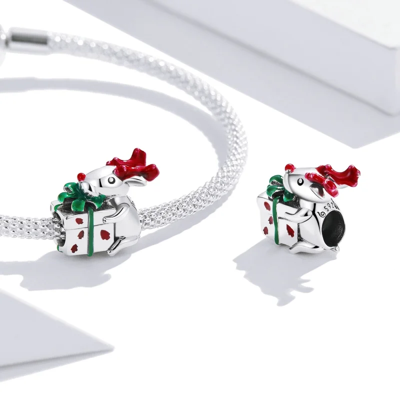 (imagem para) Pandora Style Reindeer Giving Gifts Charm - BSC540 - Visualizar 4