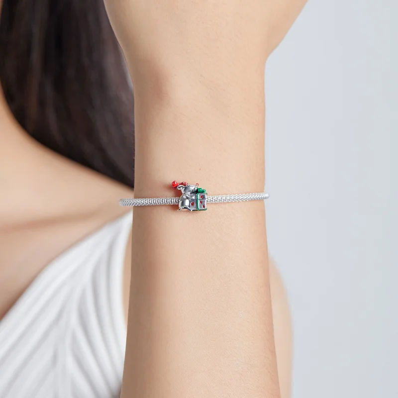 (imagem para) Pandora Style Reindeer Giving Gifts Charm - BSC540 - Visualizar 5