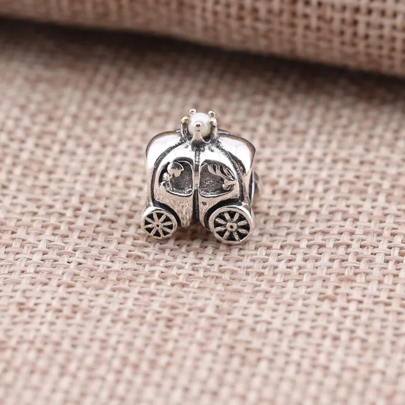 (imagem para) Charm PANDORA de Prata e Ouro Carruagem Real - 790598P - Visualizar 2