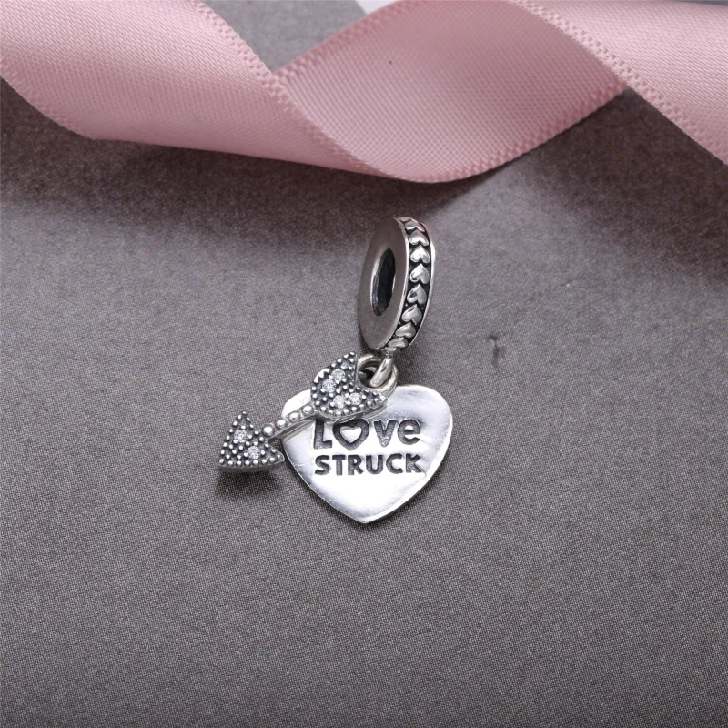 (imagem para) Pingente Pandora de prata Coração e flecha - Visualizar 2