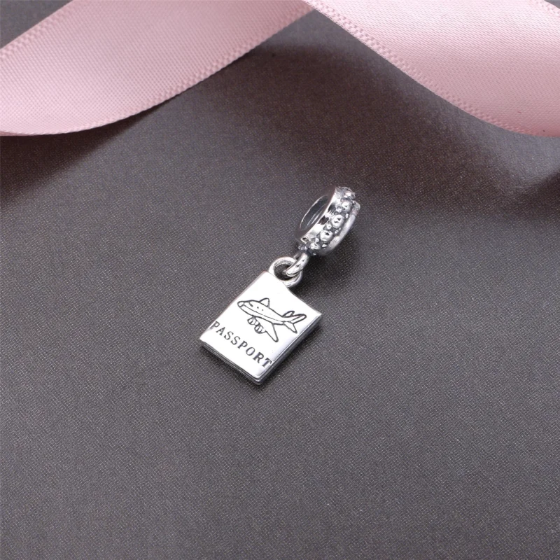 (imagem para) Charm PANDORA de Prata Pendente Passaporte - 791147CZ - Visualizar 2