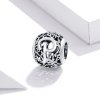 Charm Flores com orifícios, letra P estilo Pandora - SCC1444-P