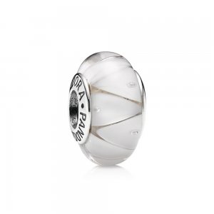 Charm PANDORA de Prata e Muranco Branco Triângulos - 790921