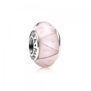 Charm PANDORA de Prata e Murano Rosa Claro Triângulos - 790922