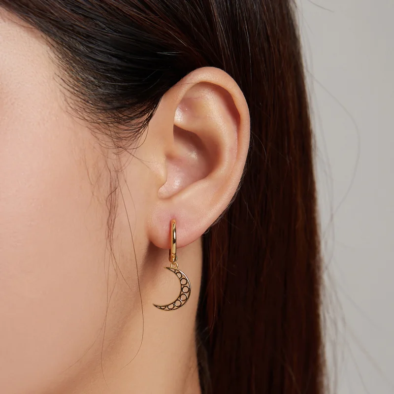 (imagem para) Pandora Style Minimalism - Crescent Hoop Earrings - SCE1191 - Visualizar 4