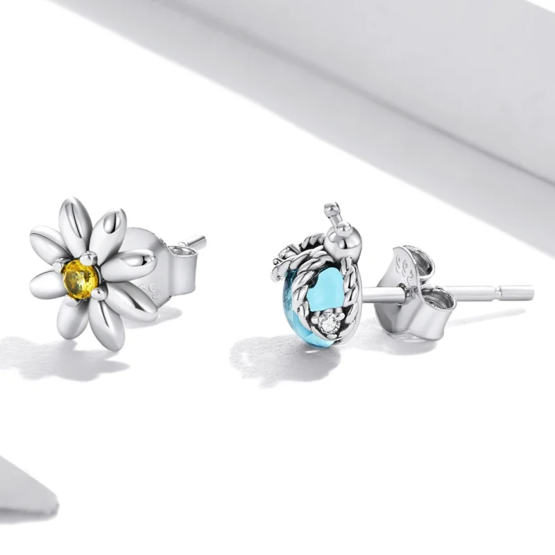 (imagem para) Pandora Style Asymmetric Daisy Ladybug Stud Earrings - SCE1364 - Visualizar 2