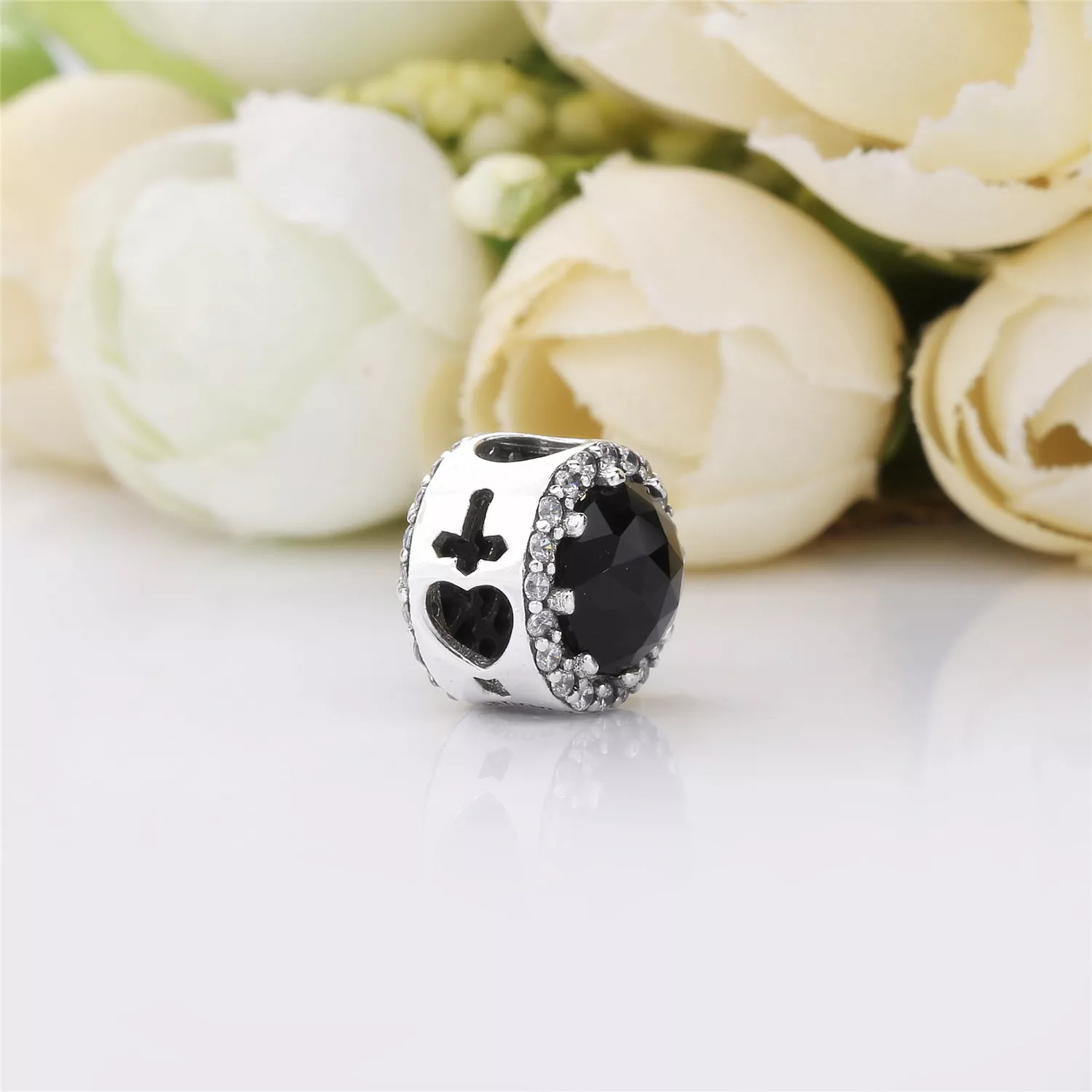 Charm PANDORA Feitiço da Rainha Má - 797487NCK