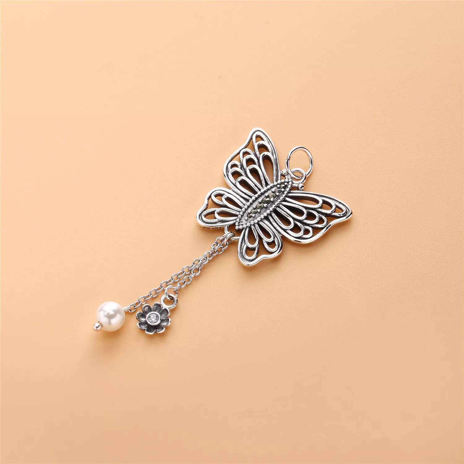 Pendente PANDORA para Colar Linda Borboleta - 390352CCZ