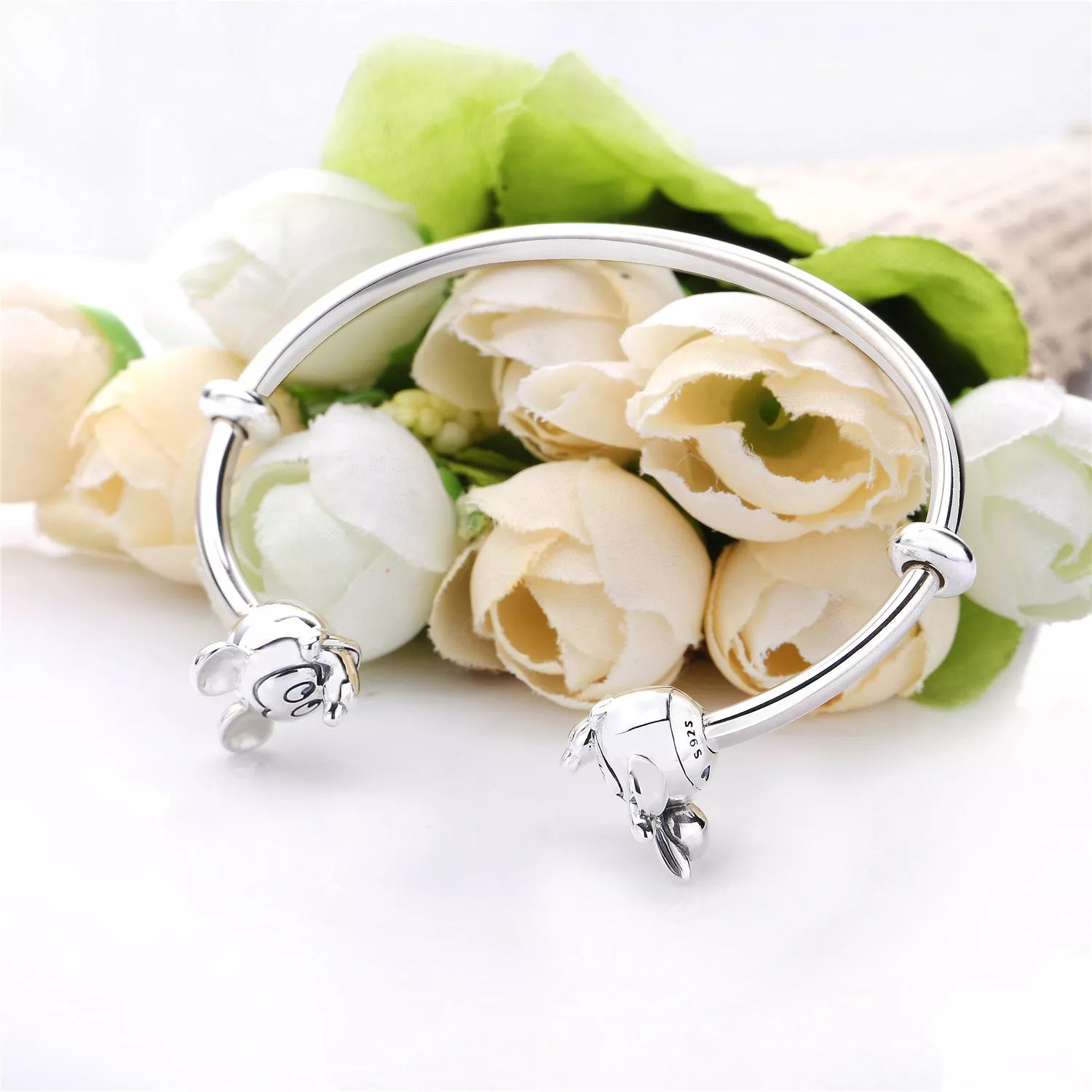 Bracelete PANDORA Rígido Aberto Do Mickey E Da Minnie