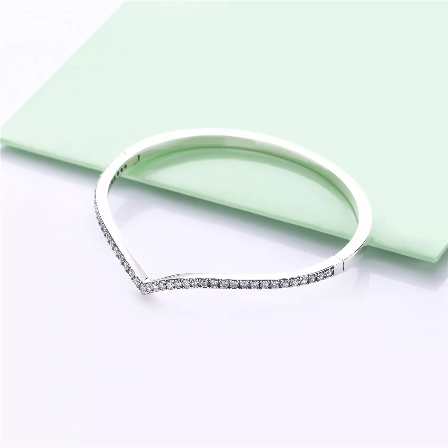 Bracelete Rígido PANDORA Chevron Brilhante - 597837CZ