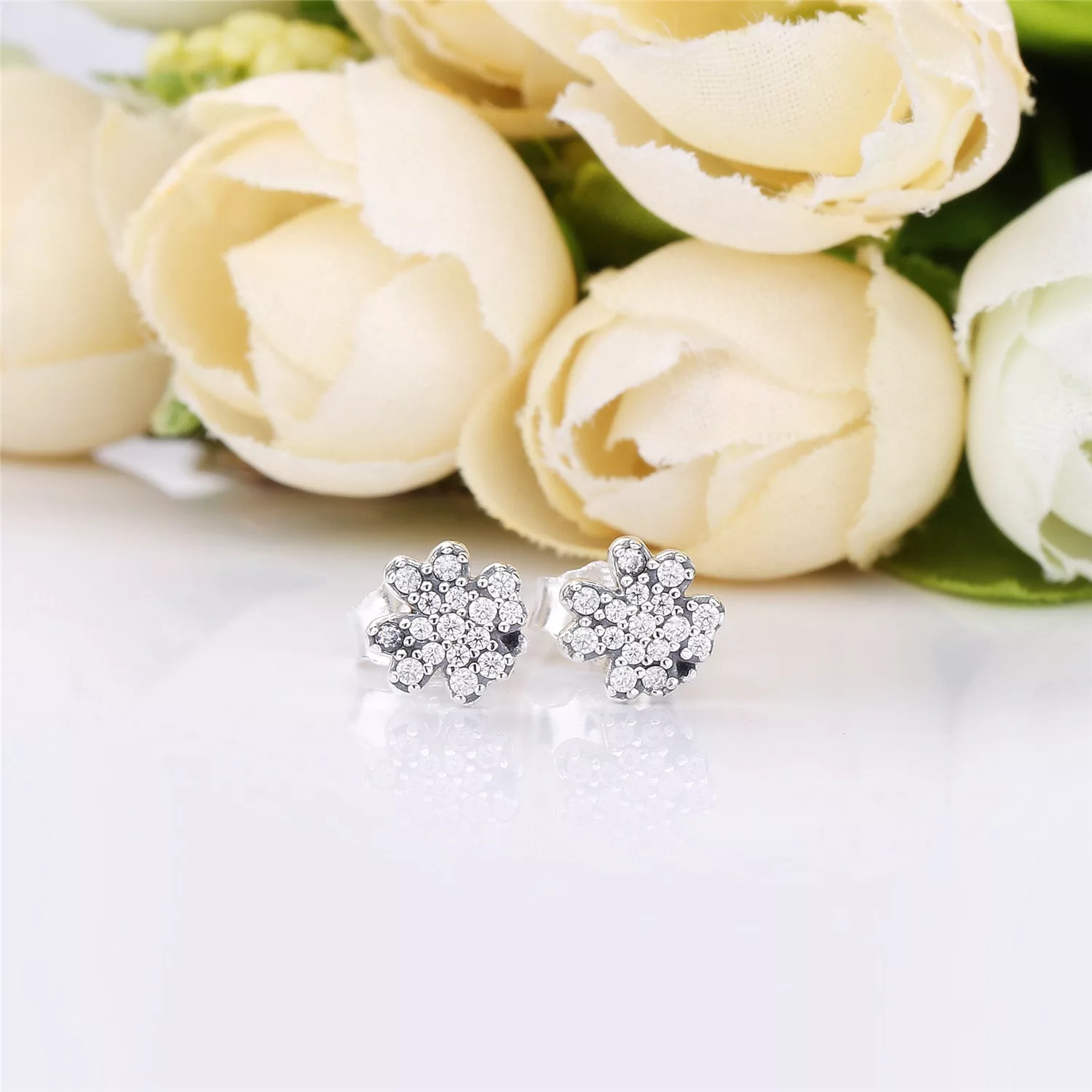 Brinco PANDORA Radiante Trevo