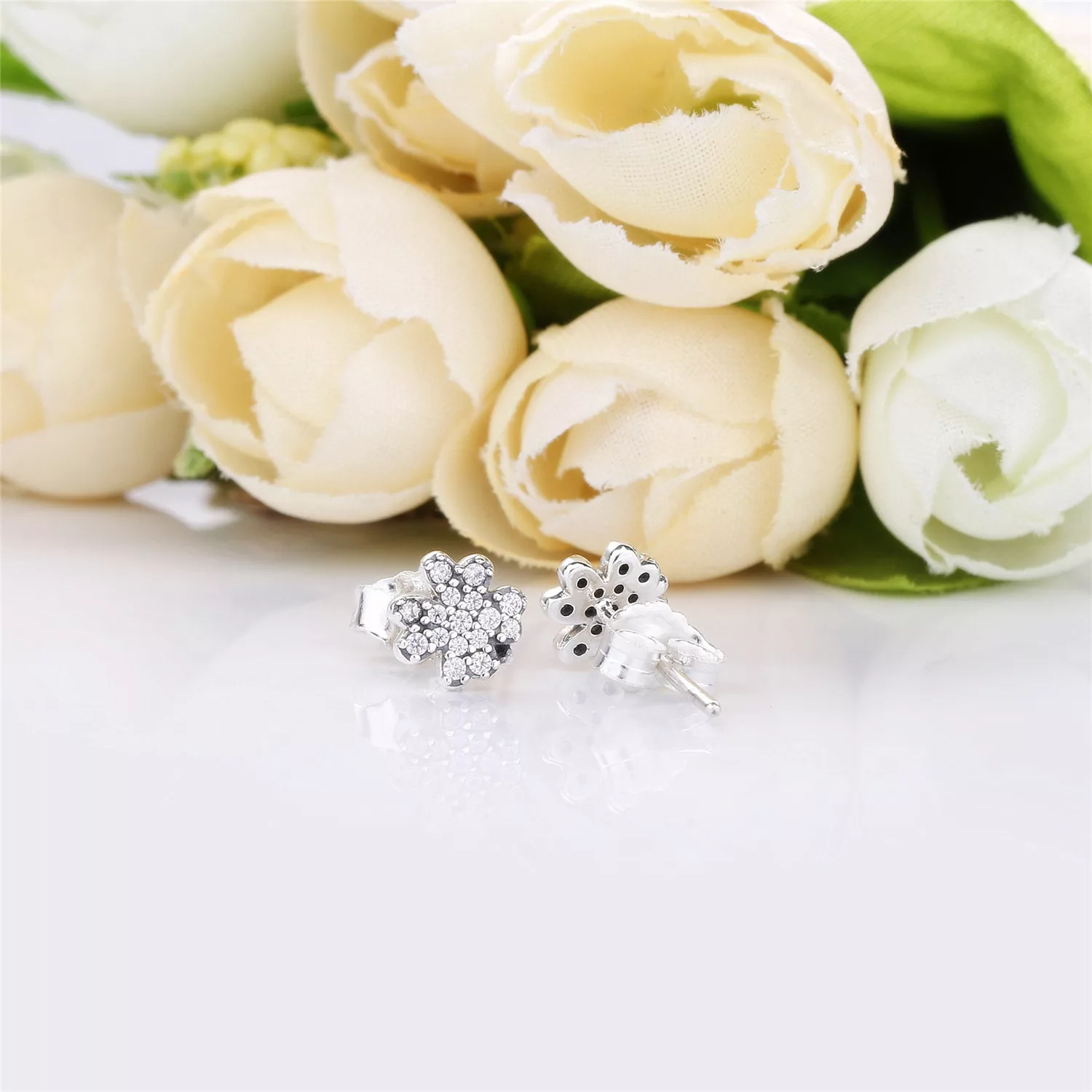 Brinco PANDORA Radiante Trevo